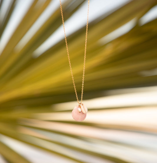 shell charm necklace in gold